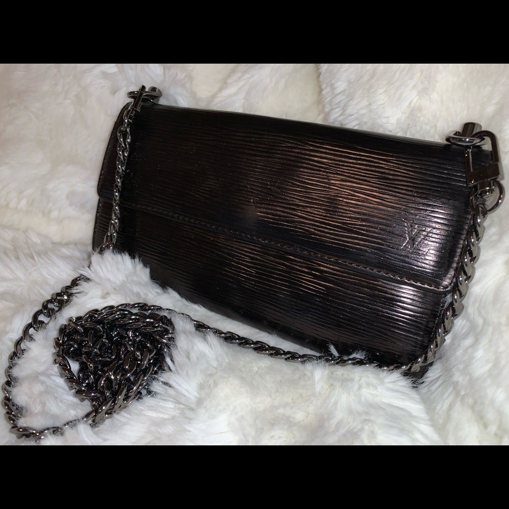 Louis Vuitton Epi Wallet on Chain